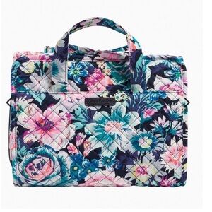 Vera Bradley Hanging Travel Organizer in Garden Grove
NWOT